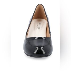 Journee Collection Women's Glossy Black Heels
